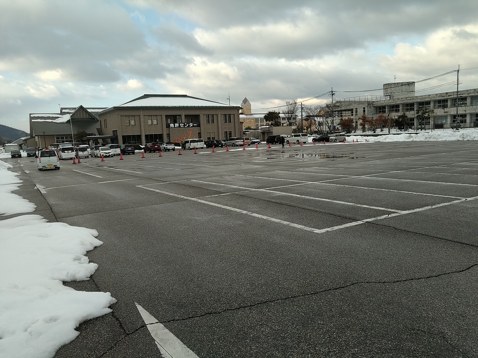 米原免許センターで免許証の更新 早く終わらせる方法　米原免許センター駐車場