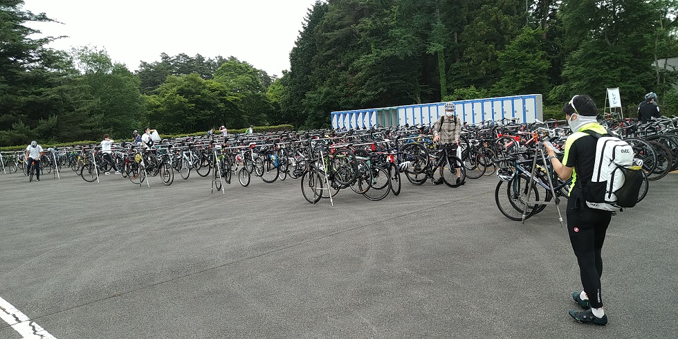 【参戦記】Mt.富士ヒルクライムにクロスバイクで出場してきた　富士北麓公園　駐輪場