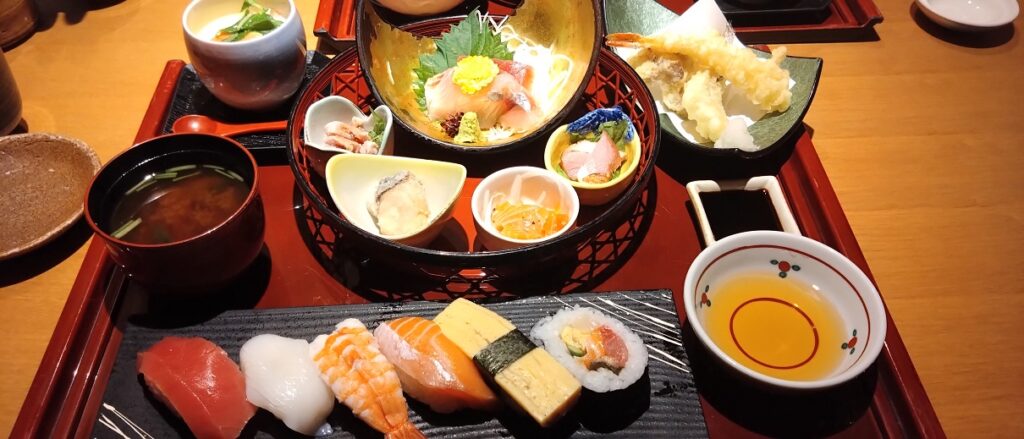 彦根でお寿司を食べるなら【すし処 海座 本店】ランチもお得　花かご御膳