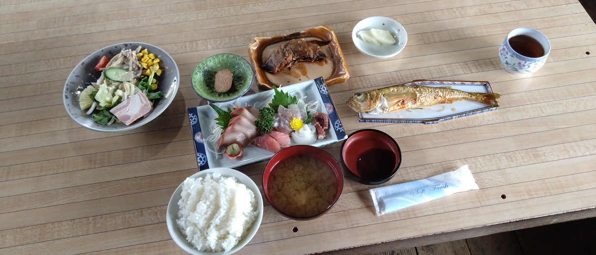 東近江市 サンチョク鮮魚荒木 激安のお刺身定食 メニューはタイミングで(笑)