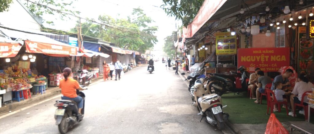 【ベトナム】ハノイでサイクリング 人気のコースは西湖一周　お店がいっぱい