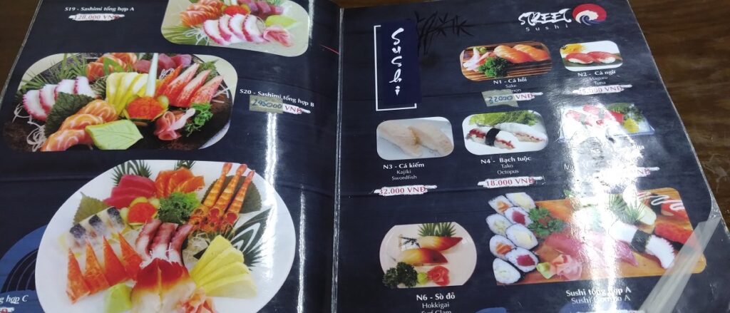 【ベトナムグルメ】ハノイのローカル激安寿司 Street Sushi　刺身盛り合わせ、お寿司