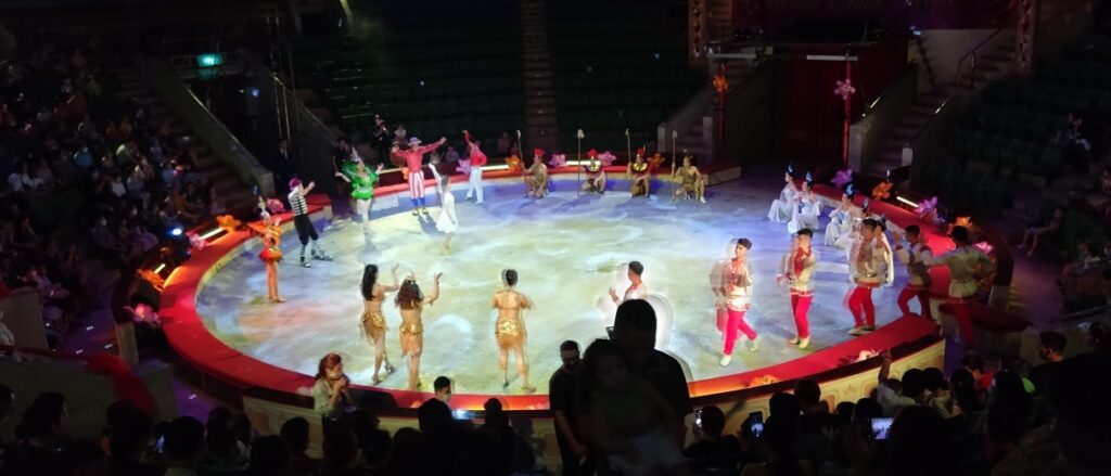 【ベトナム】ハノイの常設サーカス Central Circus　オープニング