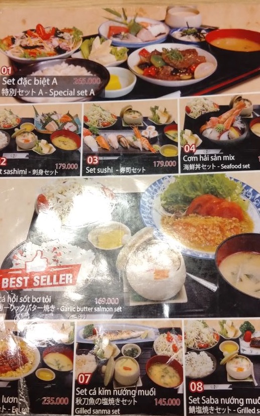 【ハノイ日本食】ボリューム満点のランチがおすすめ ととや（魚屋）　ランチメニュー１