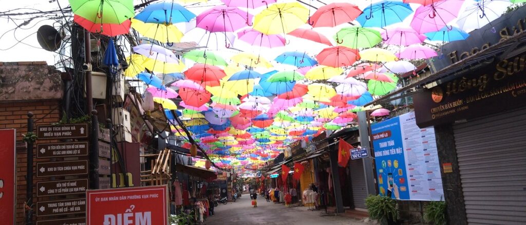 【ハノイ名産】シルク村でおみやげ購入 行き方も紹介　シルク村の傘