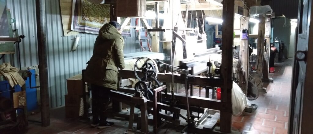 【ハノイ名産】シルク村でおみやげ購入 行き方も紹介　機織機